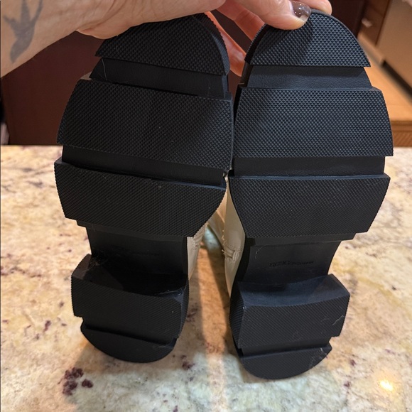 BCBGeneration  Women’s Ander Combat Booties off white size 9 - Picture 9 of 12